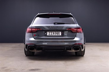 2021 Audi RS4 - Thumbnail