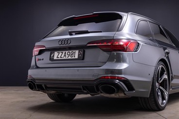 2021 Audi RS4 - Thumbnail