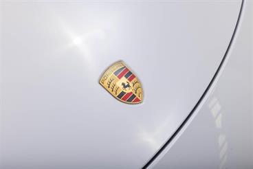 2017 Porsche 911 - Thumbnail