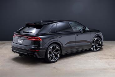 2023 Audi RS Q8 - Thumbnail