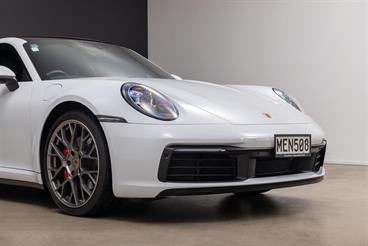 2019 Porsche 911 - Thumbnail