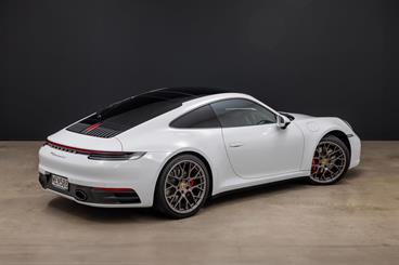 2019 Porsche 911 - Thumbnail