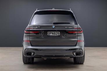 2024 BMW X7 - Thumbnail