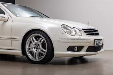 2005 Mercedes-Benz C 55 - Thumbnail