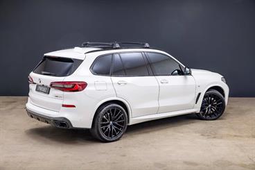 2022 BMW X5 - Thumbnail