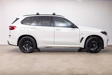 2022 BMW X5 - Thumbnail