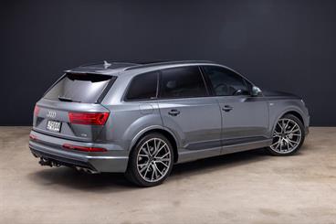 2016 Audi SQ7 - Thumbnail