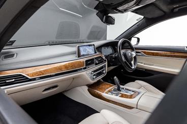 2017 BMW 750I - Thumbnail