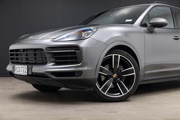 2019 Porsche Cayenne - Thumbnail