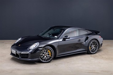 2015 Porsche 911 - Thumbnail