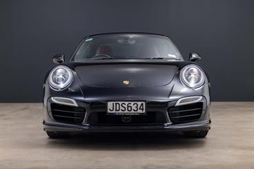 2015 Porsche 911 - Thumbnail