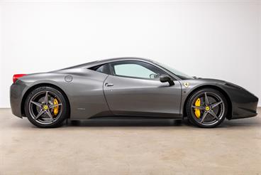 2013 Ferrari 458 Italia - Thumbnail