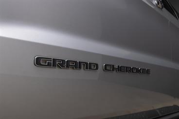 2019 Jeep Grand Cherokee - Thumbnail