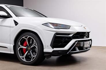 2019 Lamborghini Urus - Thumbnail