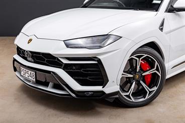 2019 Lamborghini Urus - Thumbnail