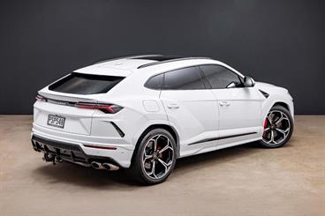 2019 Lamborghini Urus - Thumbnail