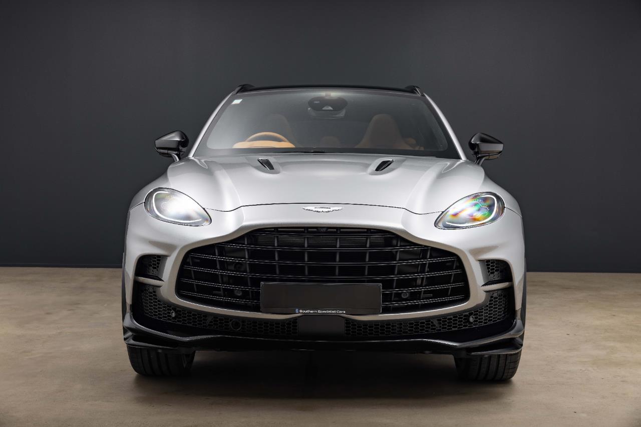 2025 Aston Martin DBX