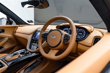 2025 Aston Martin DBX - Thumbnail