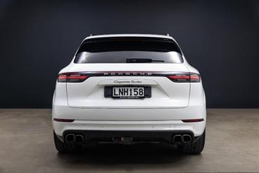 2018 Porsche Cayenne - Thumbnail