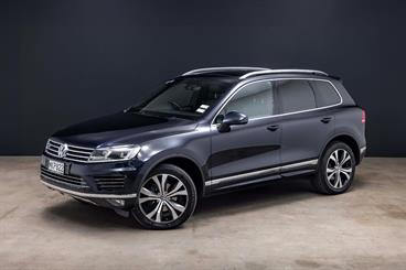 2017 Volkswagen Touareg - Thumbnail