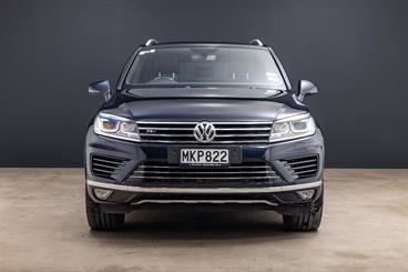 2017 Volkswagen Touareg - Thumbnail