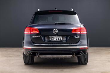 2017 Volkswagen Touareg - Thumbnail