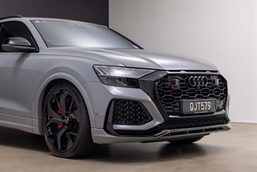 2024 Audi RS Q8 - Thumbnail