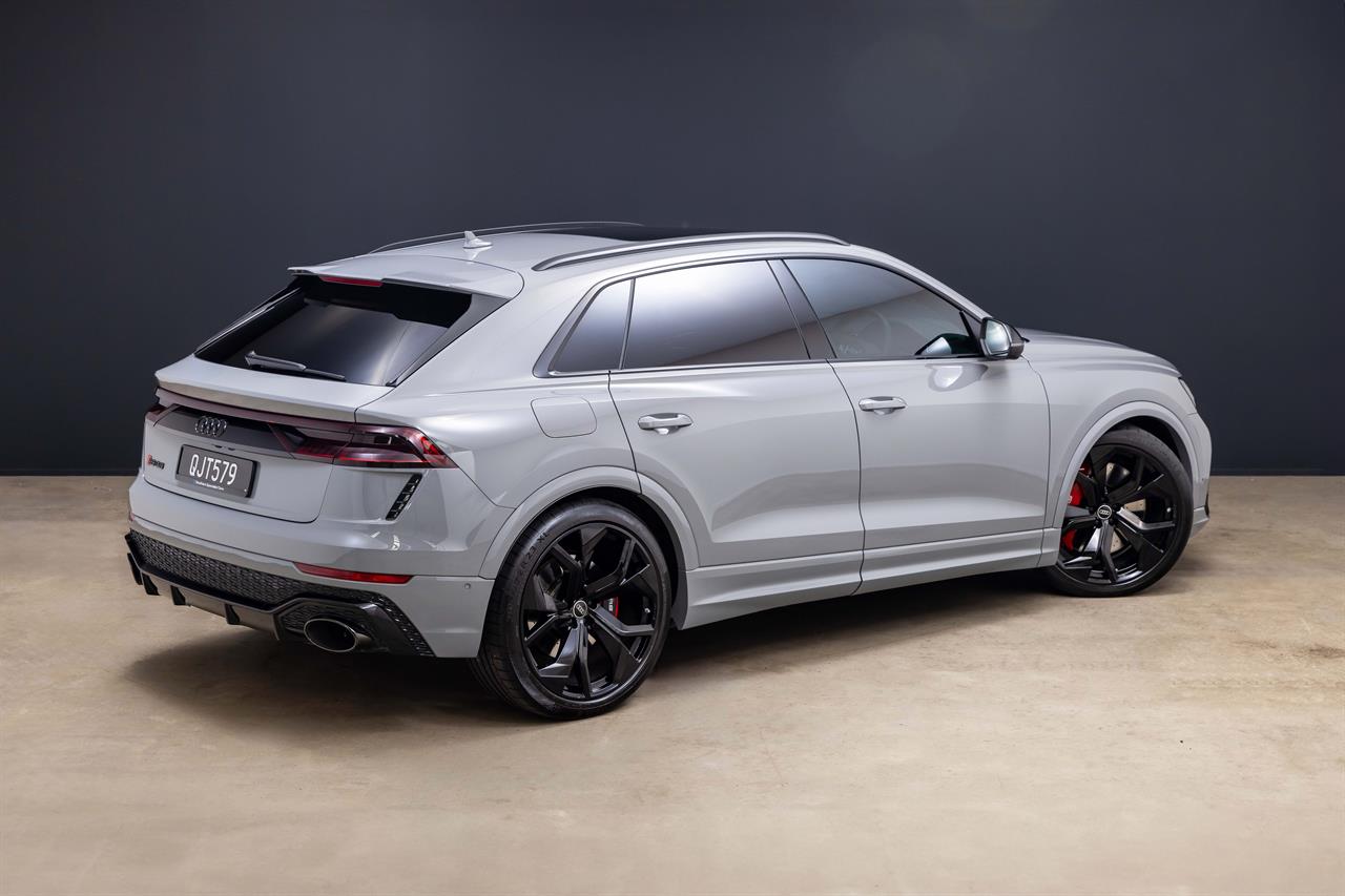 2024 Audi RS Q8