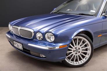 2004 Jaguar Xj - Thumbnail