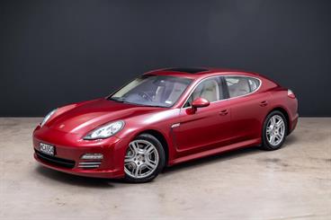 2010 Porsche Panamera - Thumbnail