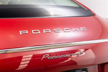 2010 Porsche Panamera - Thumbnail