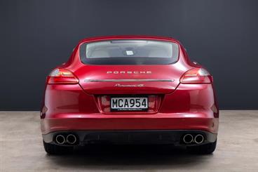 2010 Porsche Panamera - Thumbnail