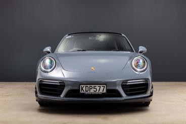 2016 Porsche 911 - Thumbnail