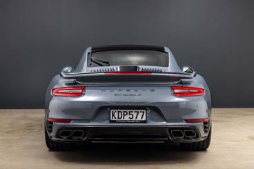 2016 Porsche 911 - Thumbnail