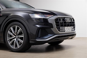 2019 Audi Q8 - Thumbnail