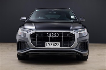 2019 Audi Q8 - Thumbnail