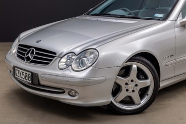 2004 Mercedes-Benz CLK 500 - Thumbnail