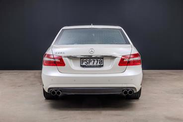 2011 Mercedes-Benz E 550 - Thumbnail