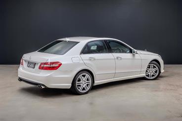 2011 Mercedes-Benz E 550 - Thumbnail