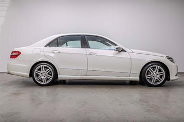 2011 Mercedes-Benz E 550 - Thumbnail