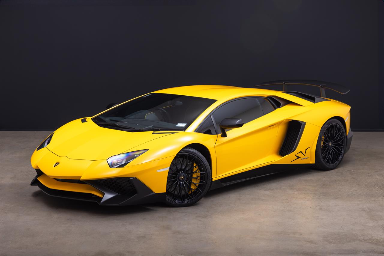 2016 Lamborghini Aventador