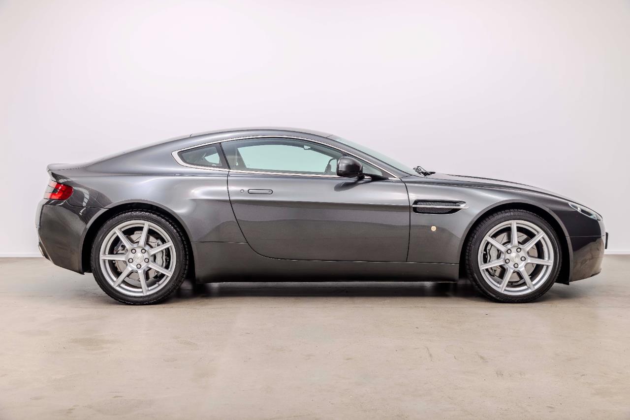 2011 Aston Martin Vantage